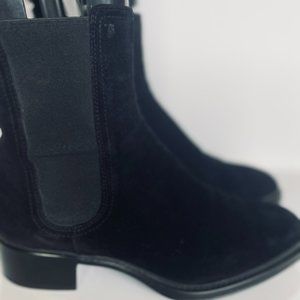 Tod's Black Suede ankle boots